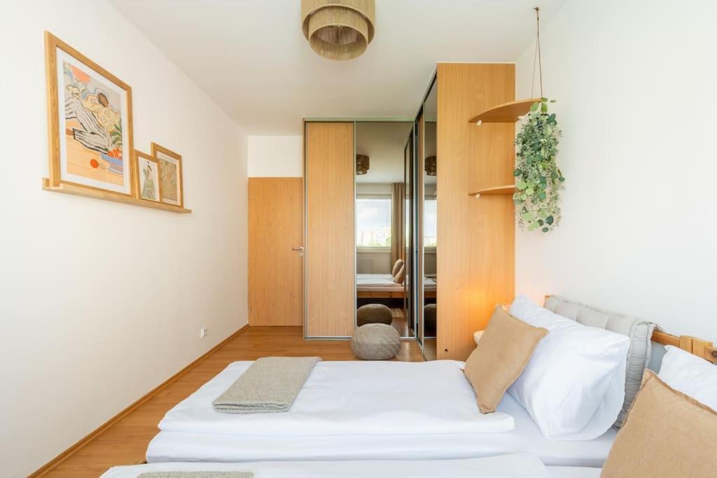 Duna Retreat: City Serenity Pressburg Exterior foto